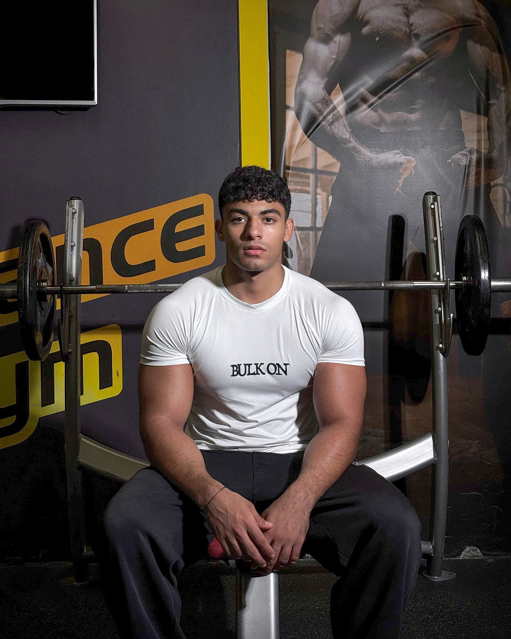 WHITE COMPRESSION T-SHIRT